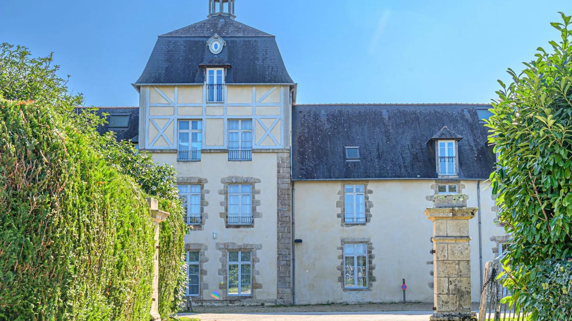 Apartment Le Chateau De Kergonano-26 By Interhome 巴登 0*,  法国