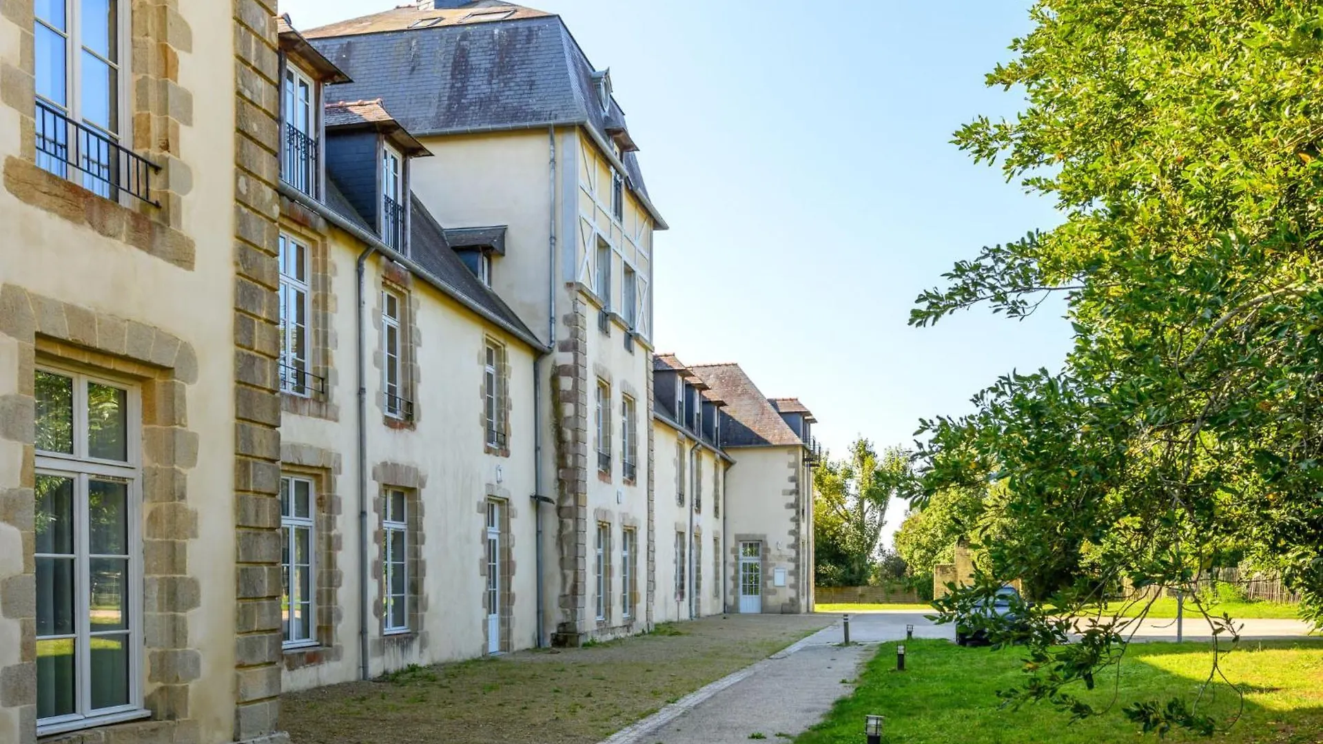 Apartment Le Chateau De Kergonano-26 By Interhome 巴登 0*,  法国