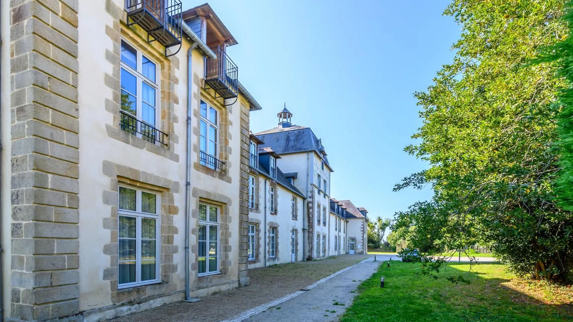 Apartment Le Chateau De Kergonano-26 By Interhome 巴登