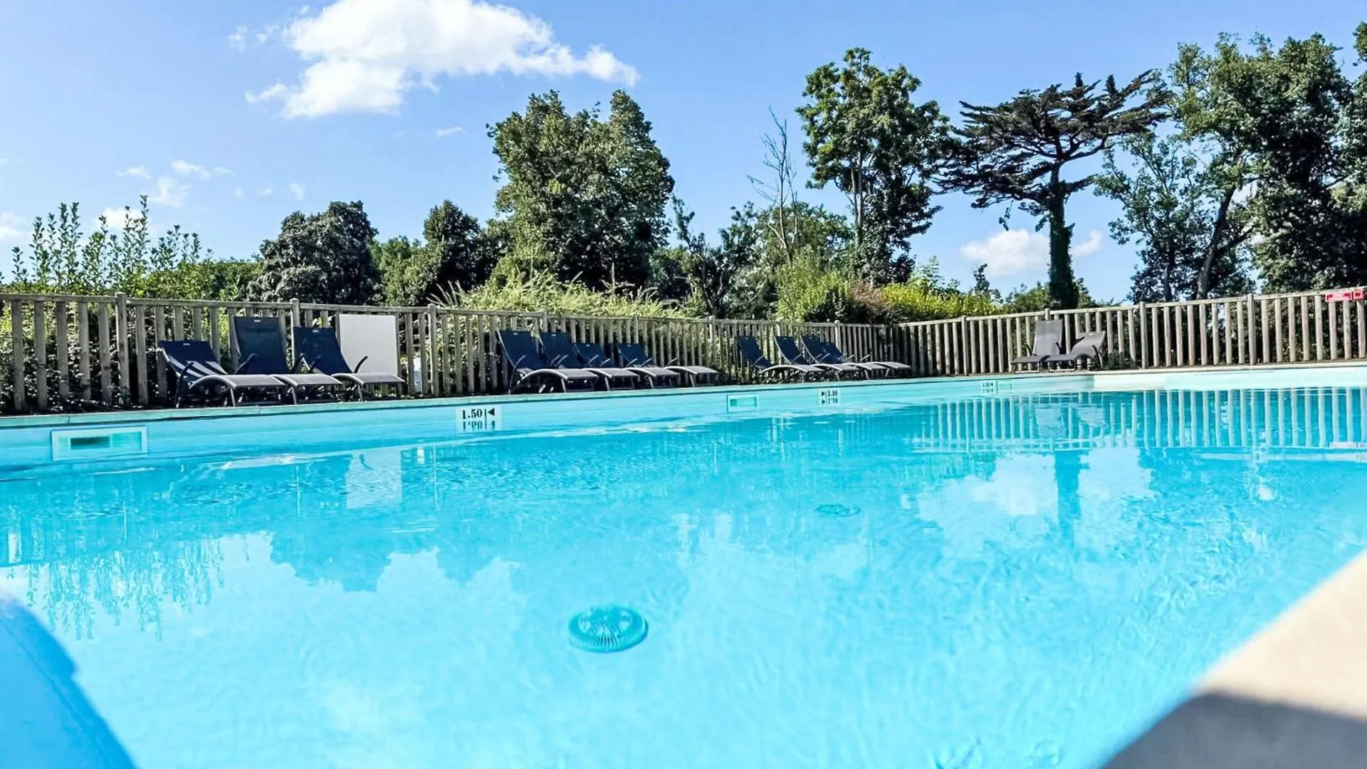 Apartment Le Chateau De Kergonano-26 By Interhome 巴登